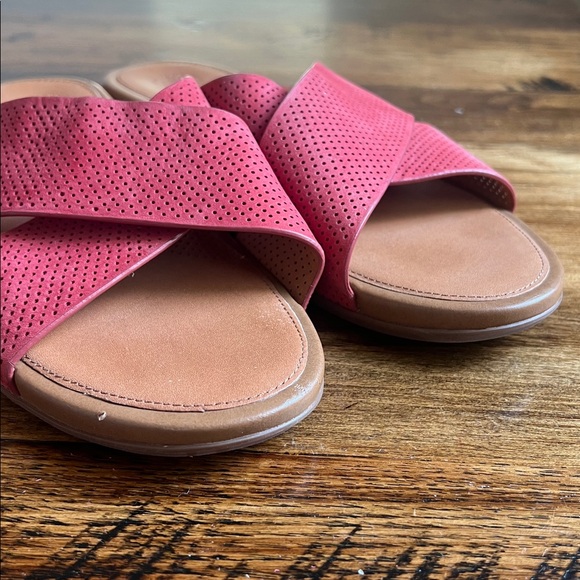 FitFlop Red Crisscross Perforated Leather Slide Sandals Sz 7 - Picture 7 of 10